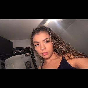 Meet your Posher, Adrianna